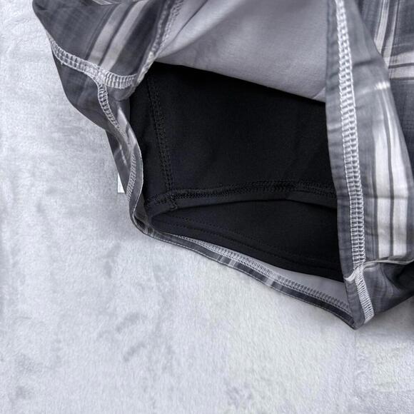 Nike Dri-FIT Plaid Running Shorts Women M Gray White Stretch Build In Tight Gym - Picture 3 of 9